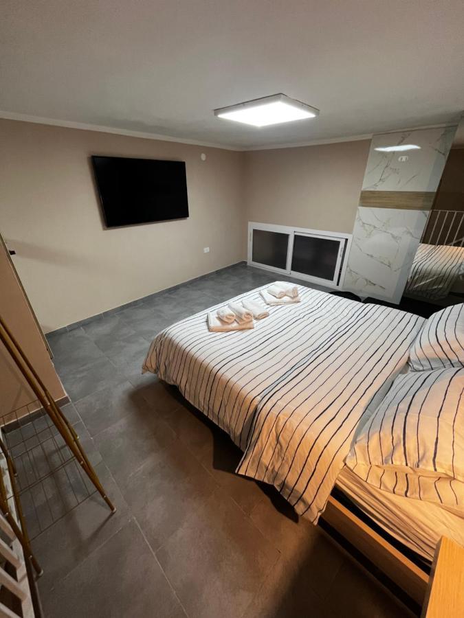 Home Oversize Наполи Екстериор снимка